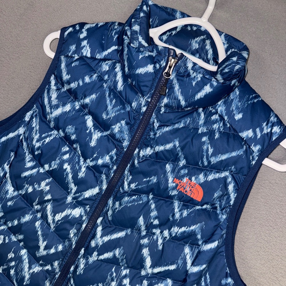 The North Face Puffer Vest Womens Large Blue Chevron 550 Down Insulated Zip